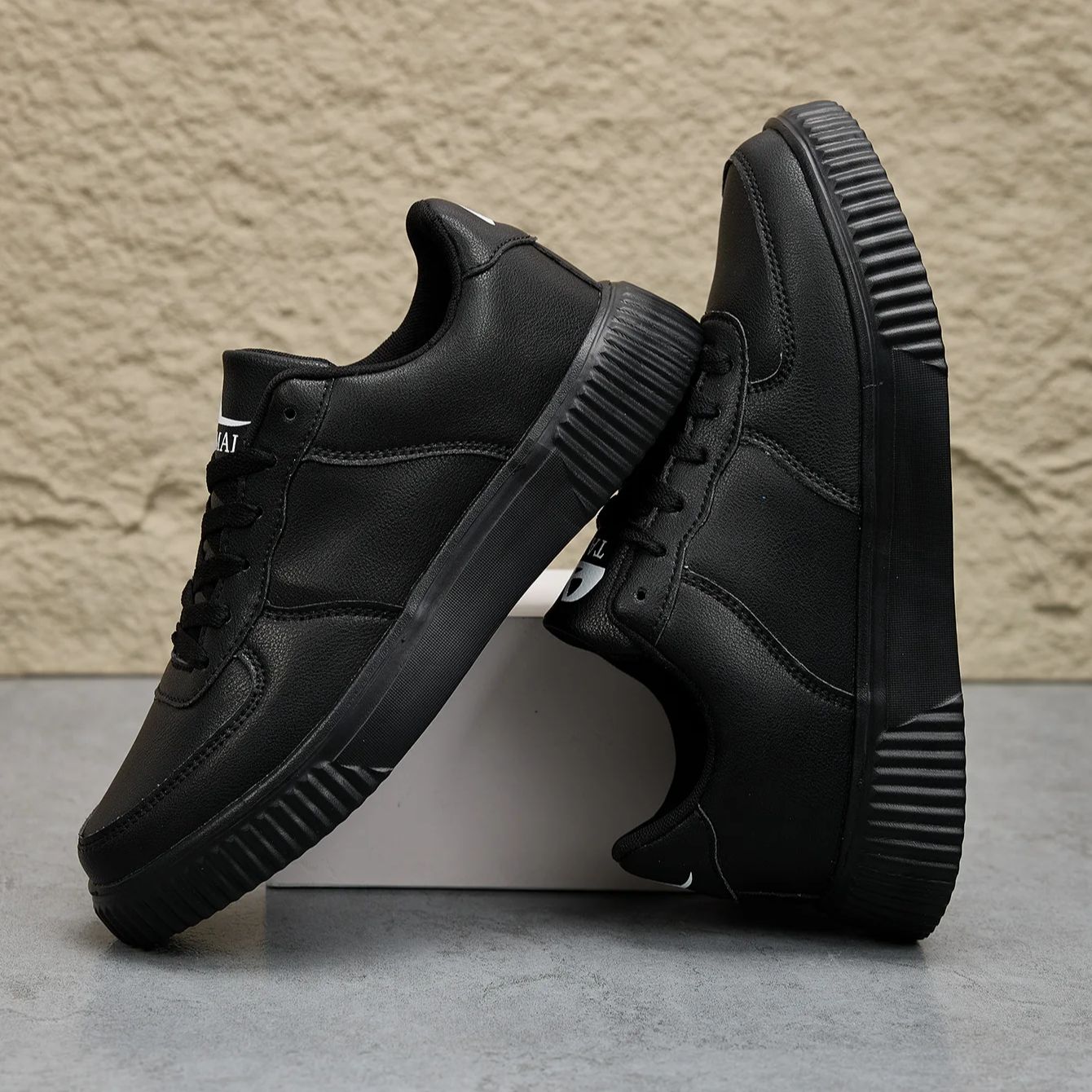Men Outdoor Leather Shoes Flat - Men'S Shoes Black And White ulasan dan harga