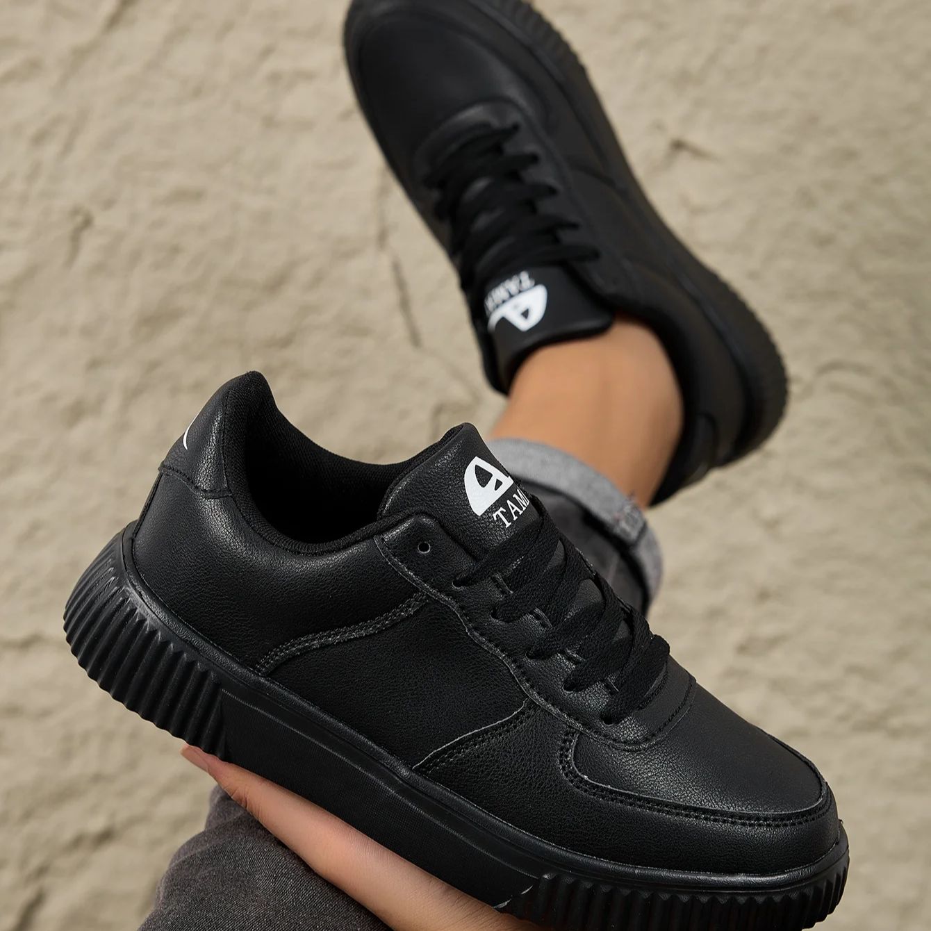Men Outdoor Leather Shoes Flat - Men'S Shoes Black And White ulasan dan harga